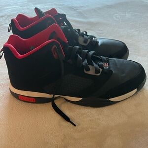 Men’s basketball shoes